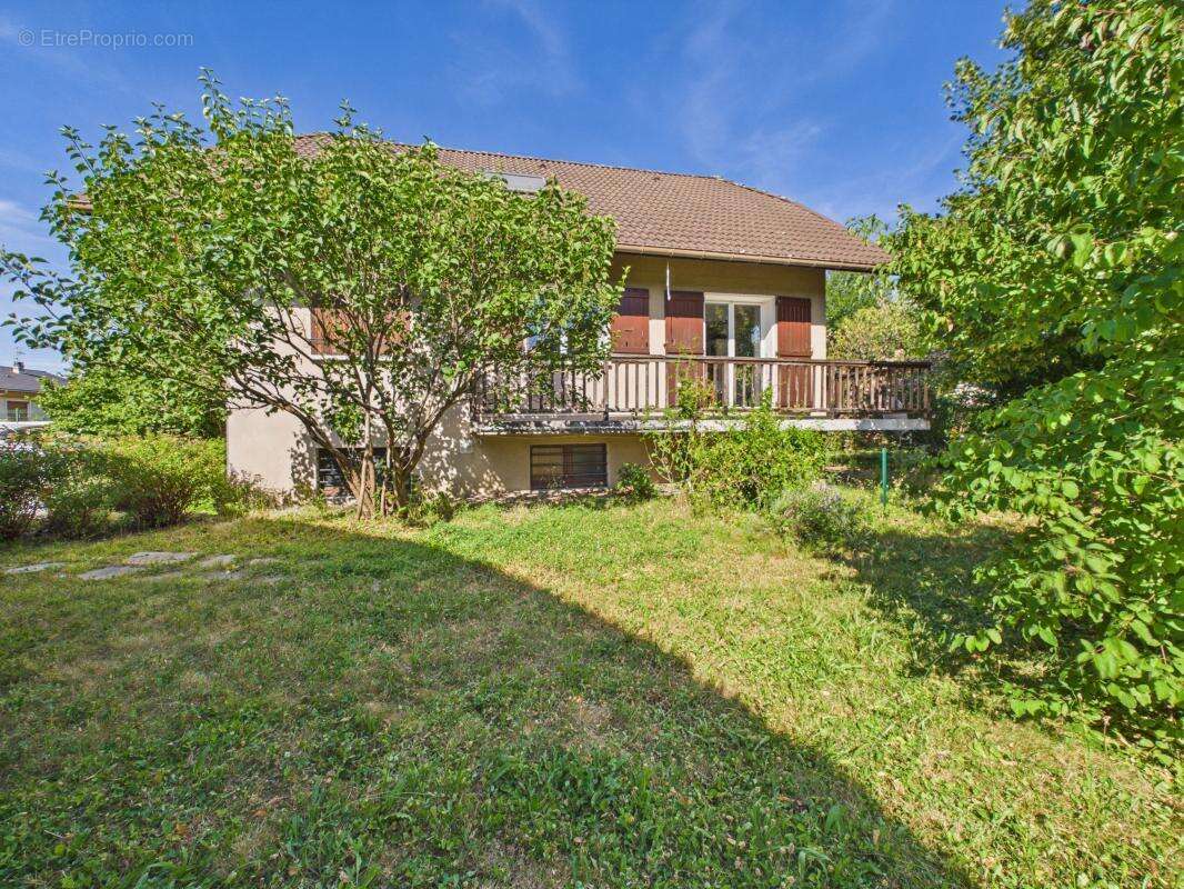 CHAMBÉRY - Maison - 109.50 m2 + terrain de 799m² - photo 3