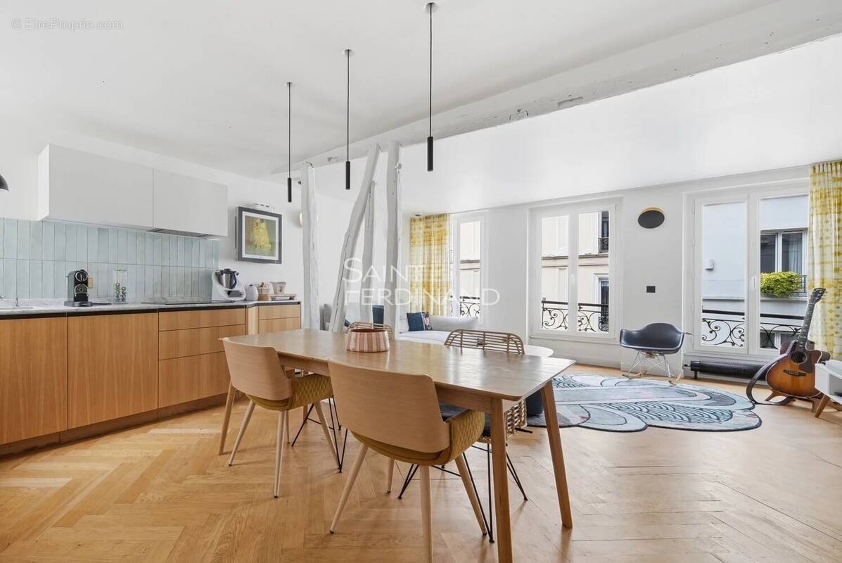 Appartement à PARIS-18E