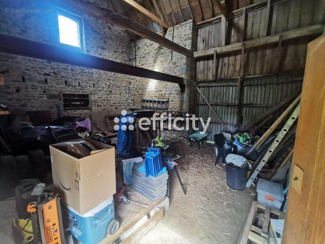 Maison à SAINT-SEVER-CALVADOS