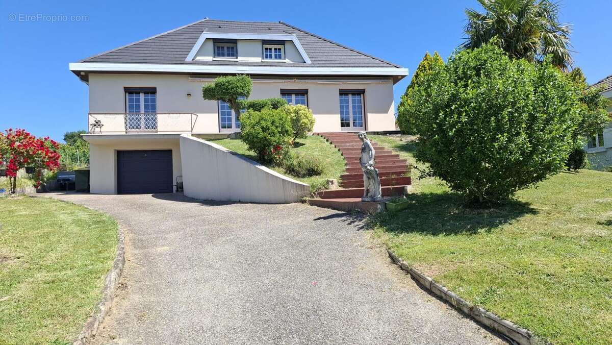 Maison à SALAISE-SUR-SANNE