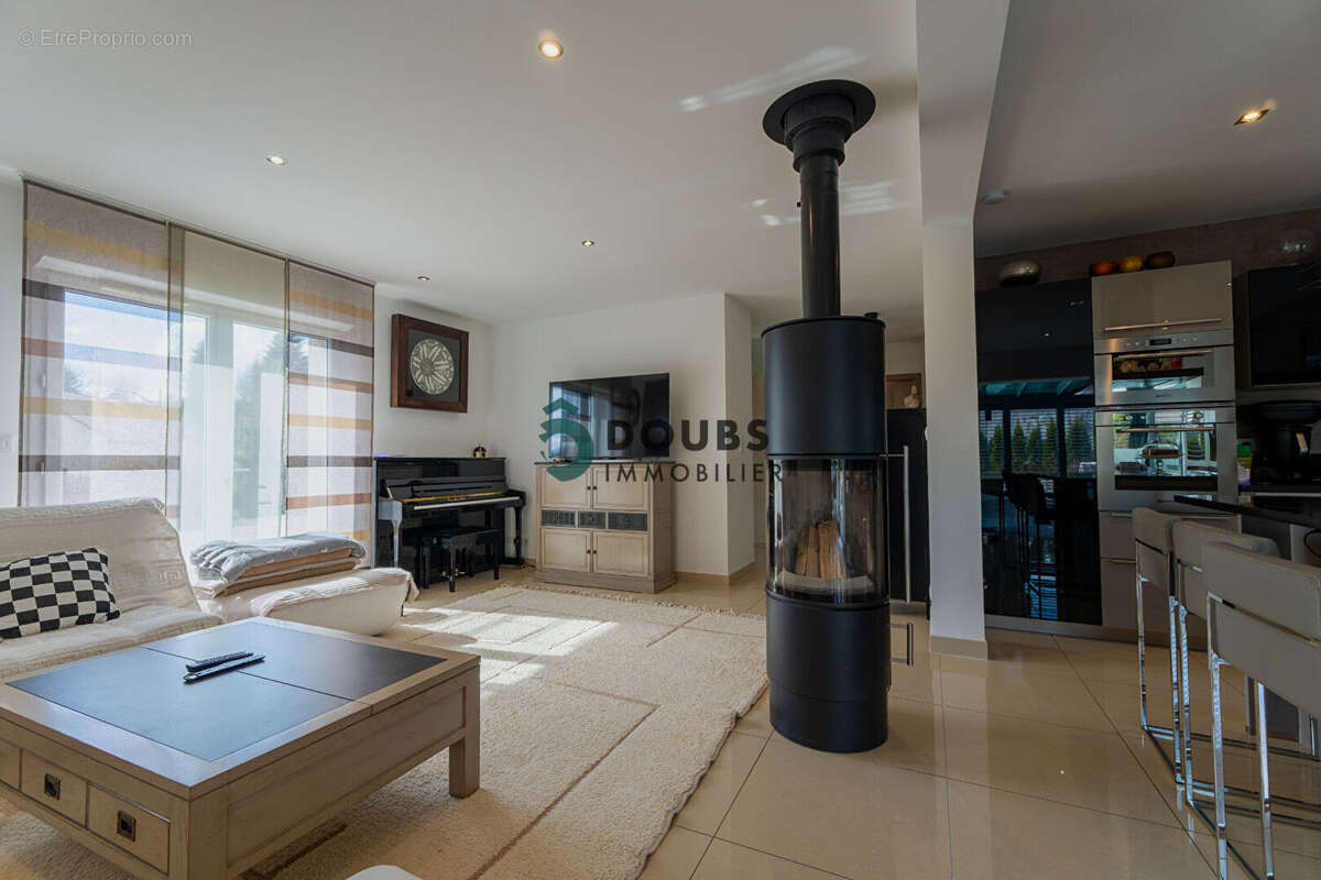 Maison située au Bélieu - photo 2