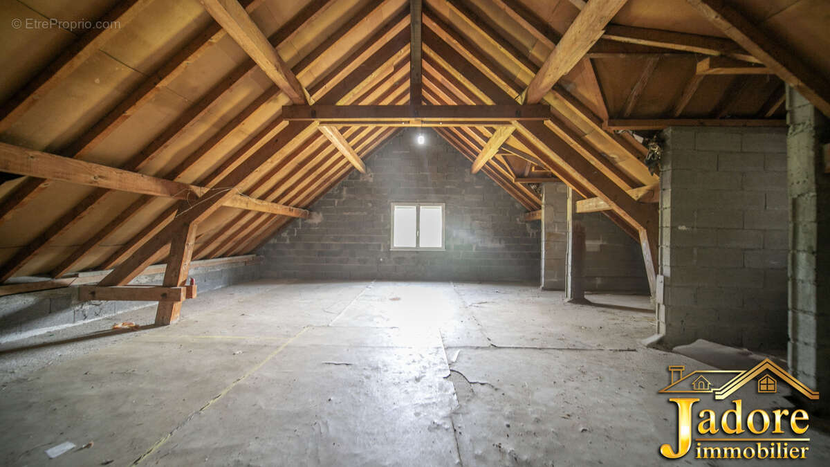 *** trop tard ** maison de village beau volume - photo 20