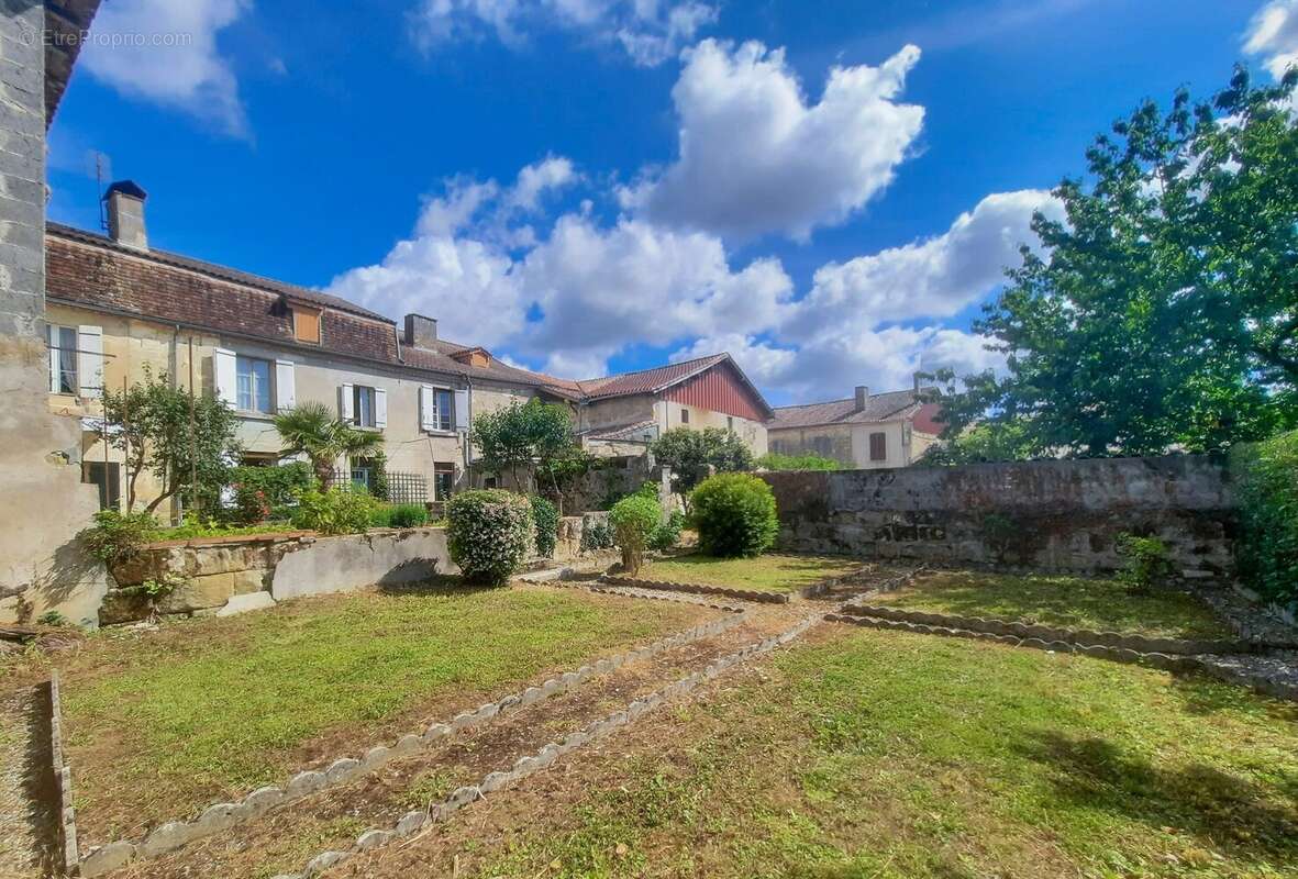 Maison à SAINT-BARTHELEMY-D'AGENAIS