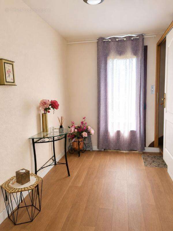 maison individuelle 8 pièces avec jardin - photo 2
