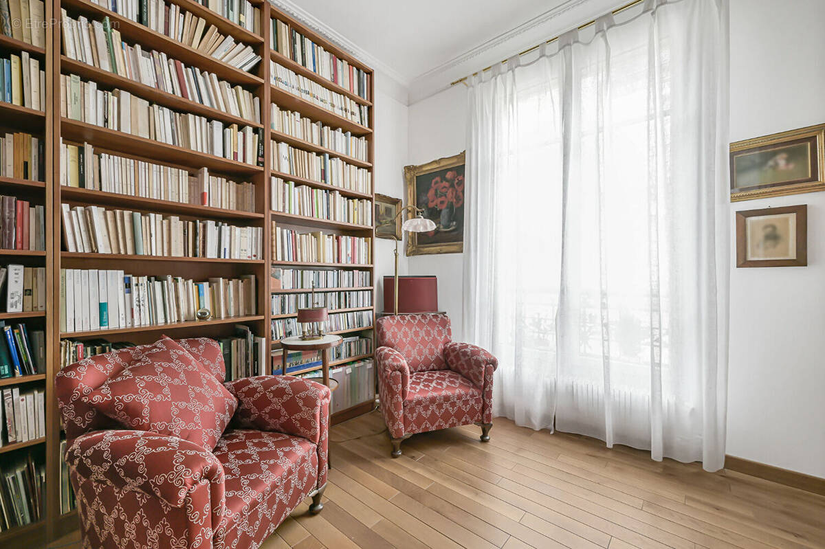 Appartement à PARIS-14E