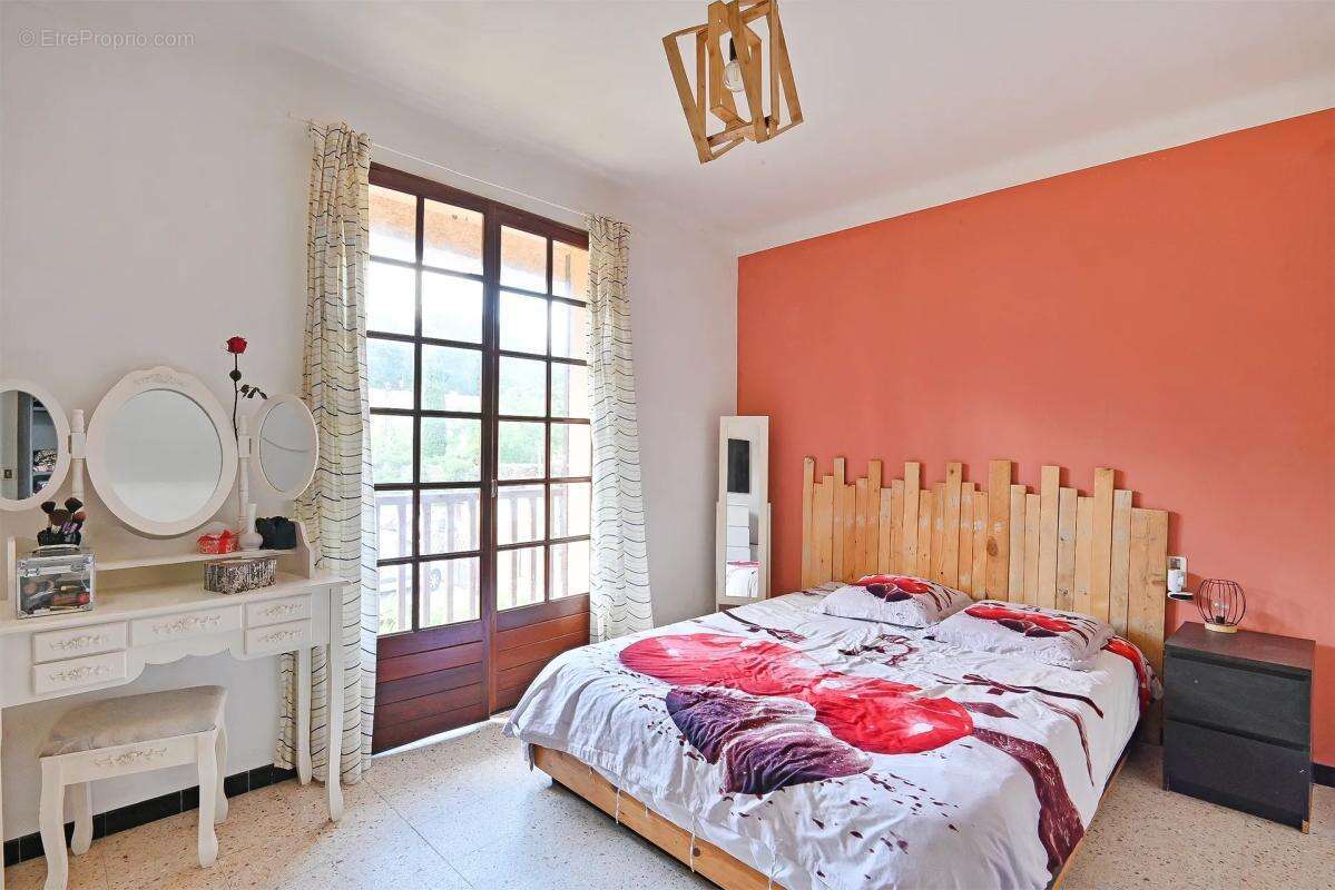 Maison de 5 pièces de 149 m² à Bagnols-sur-Cèze - photo 9