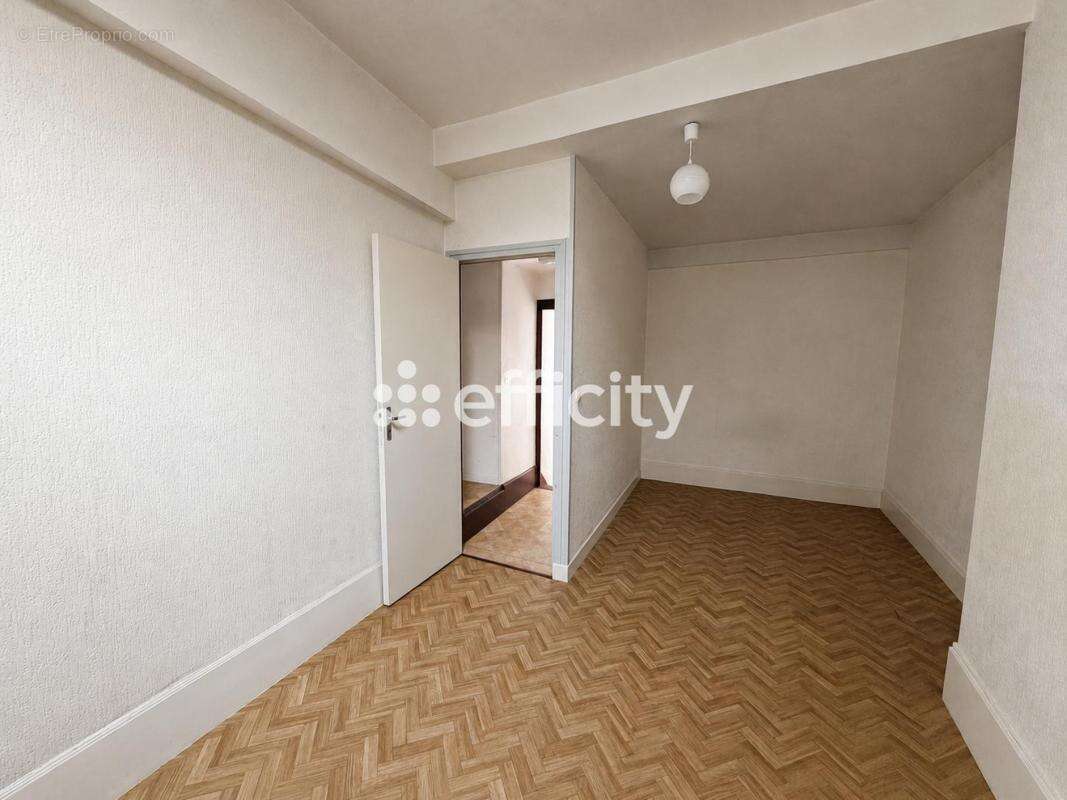 Maison 112 m² à Saint-Bris-Le-Vineux  - photo 11