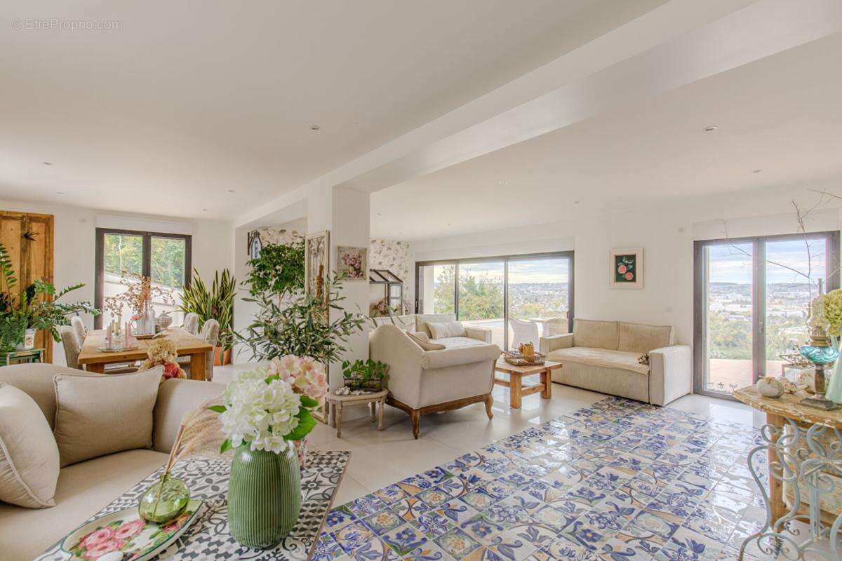 Maison à FOLLAINVILLE-DENNEMONT