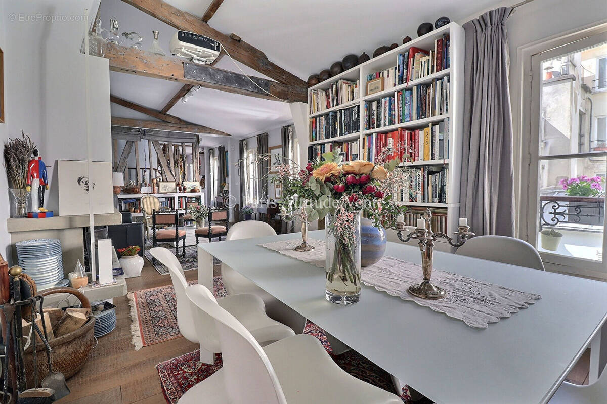 Maison à PARIS-8E
