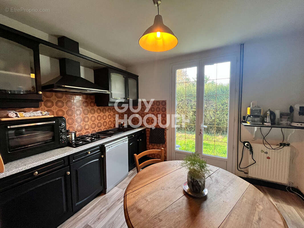 Maison à LANGROLAY-SUR-RANCE