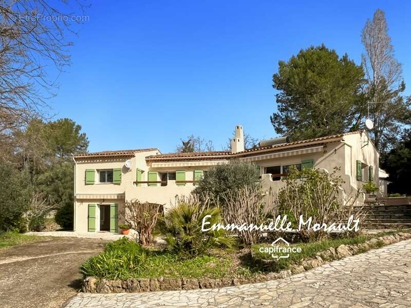 Maison à BAGNOLS-EN-FORET