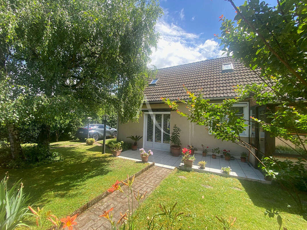 Maison à ARTENAY