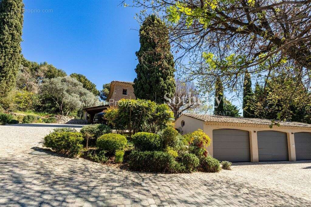 Maison à AIX-EN-PROVENCE