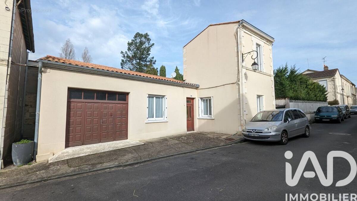 Photo 1 - Maison à MONTENDRE