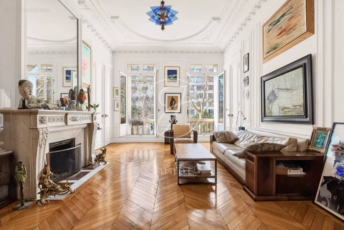 Appartement à PARIS-9E