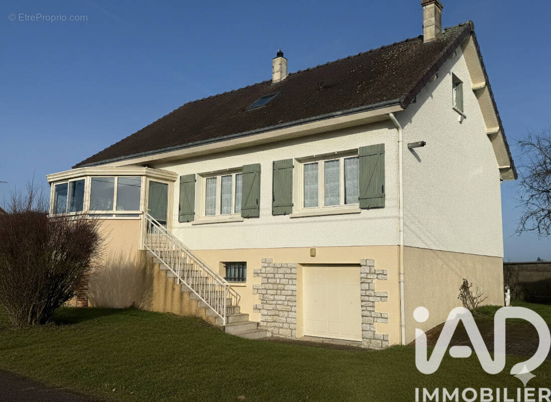 Photo 1 - Maison à CHAPELLE-ROYALE