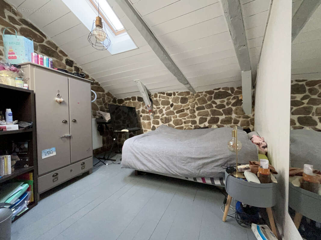 Maison à MONTPEZAT-SOUS-BAUZON