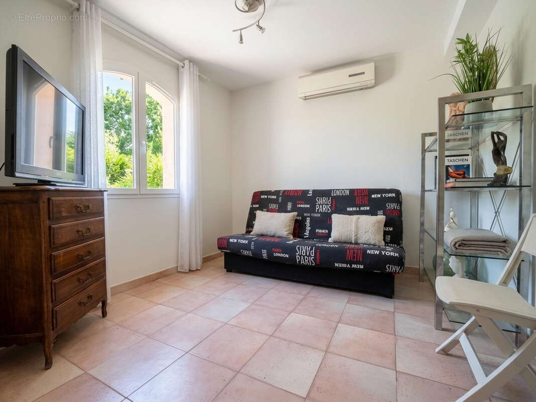 Maison 160m² à saint-andré-de-la-roche - photo 6