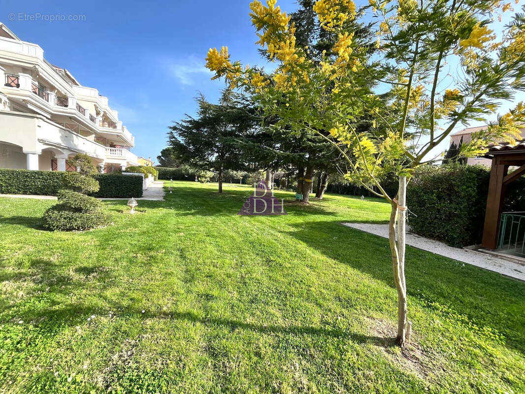 Appartement à CARQUEIRANNE
