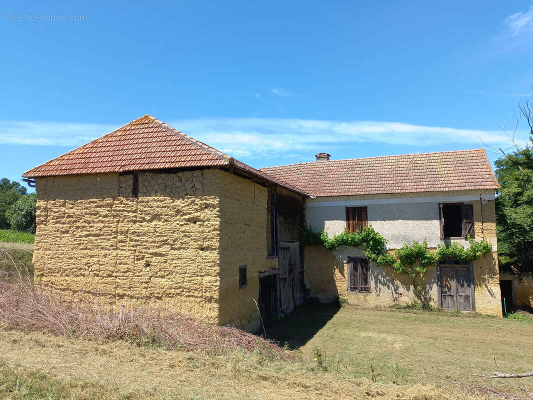 Maison 125 m² à Mielan  - photo 2