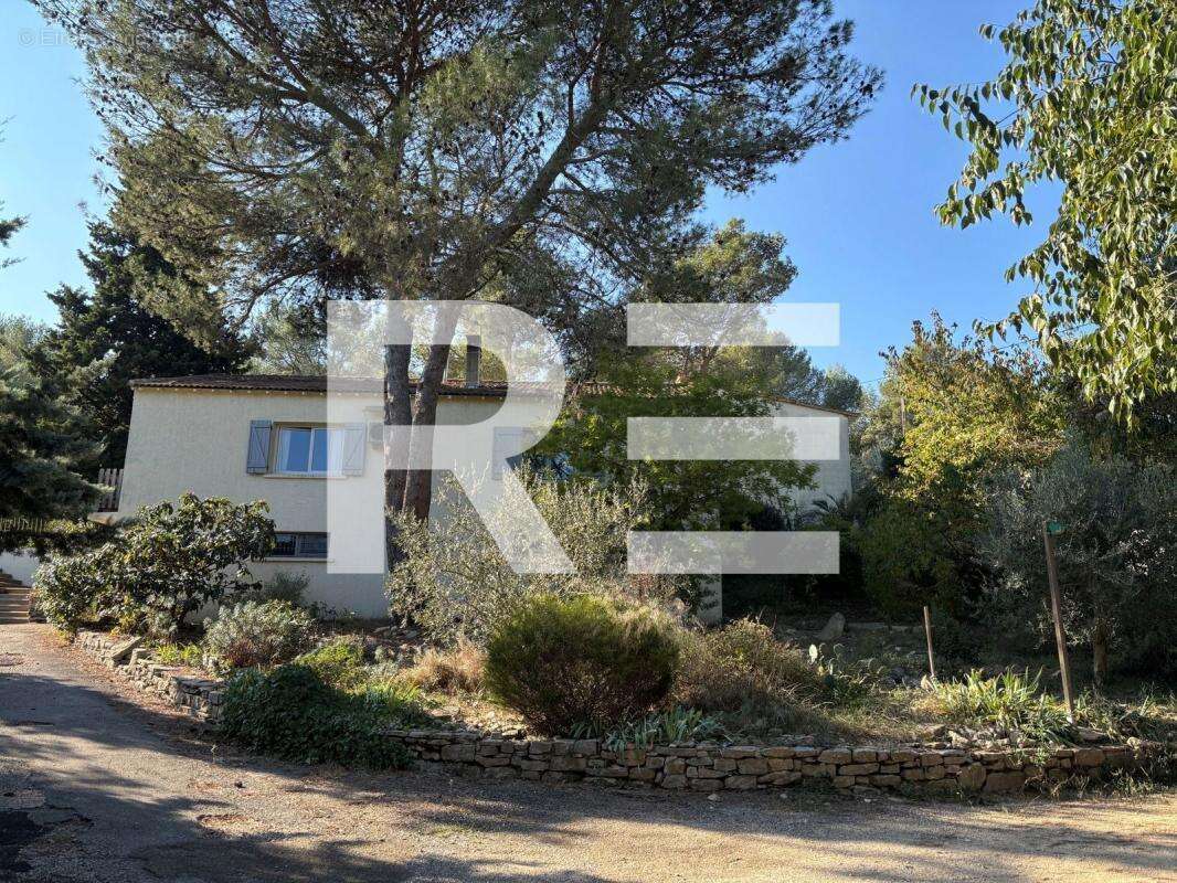 A vendre dans les hauteurs de nimes maison de 168 m² - photo 5