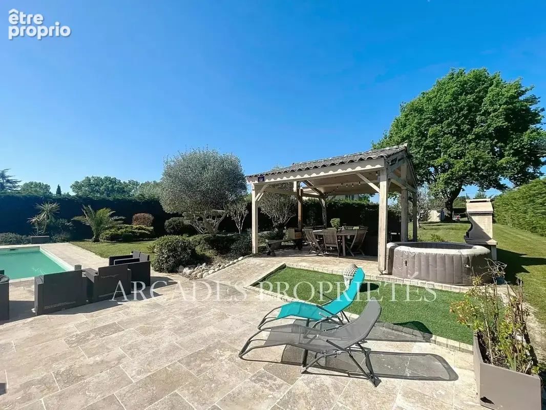 PROPRIETE Grande MAISON sur terrain paysagé - photo 2