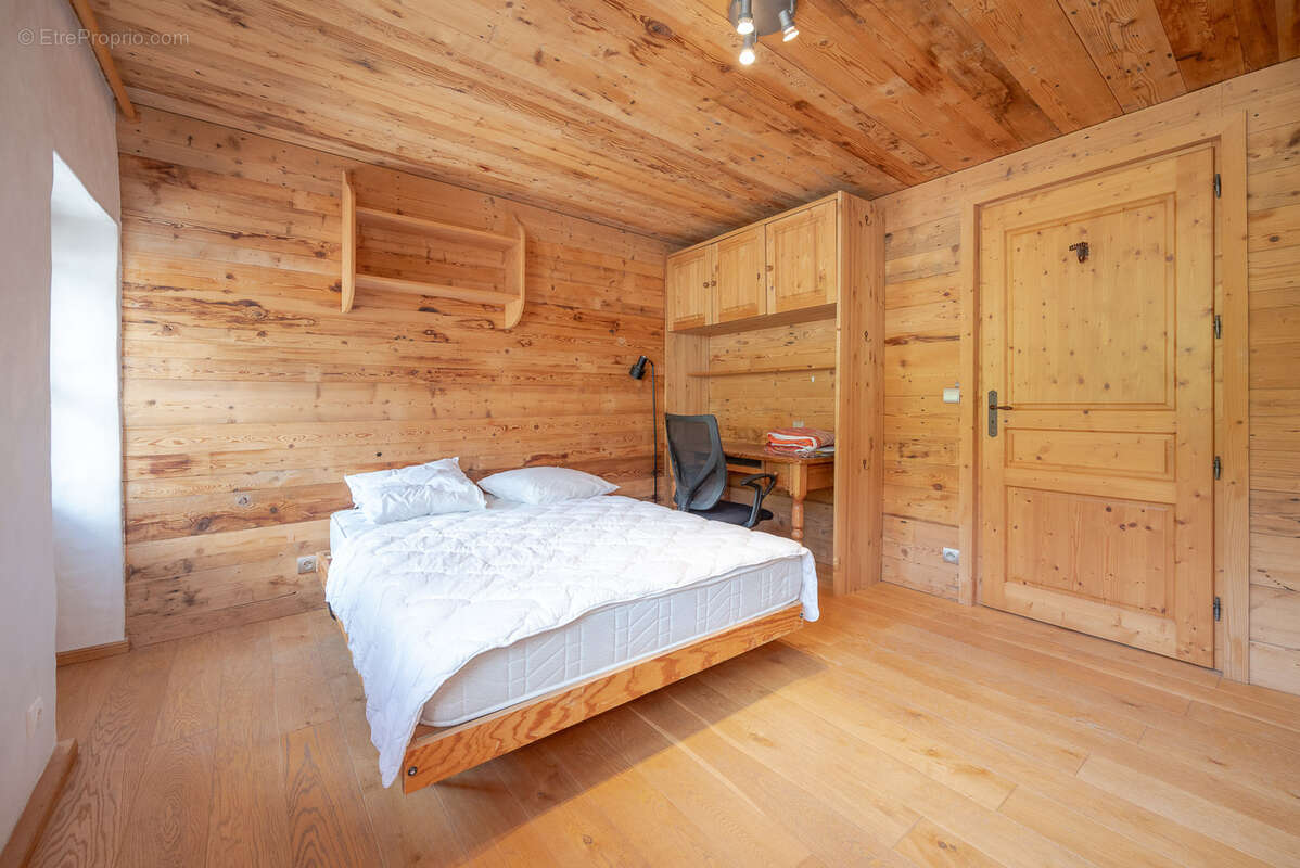 Appartement à LES ALLUES