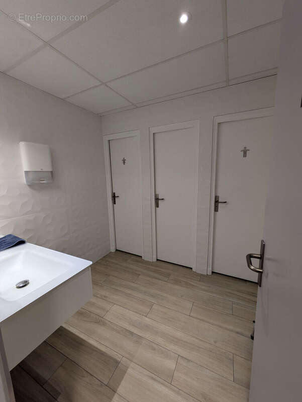 Photo 5 - Commerce à COURCOURONNES