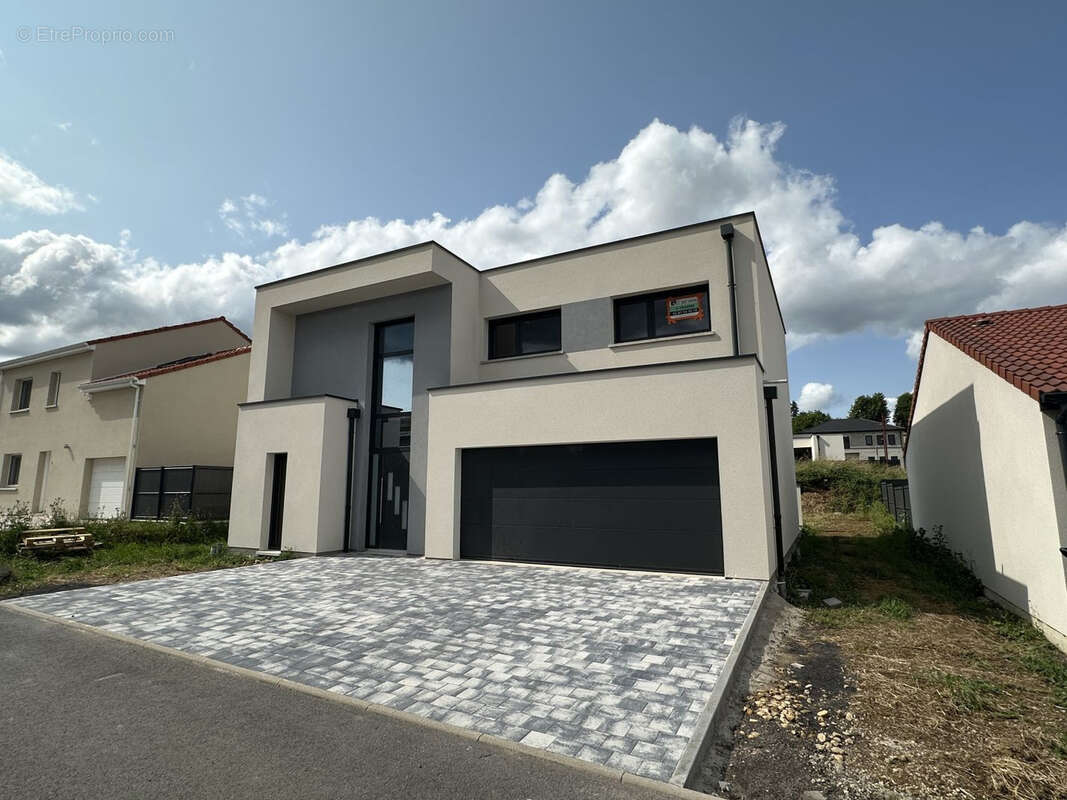 Maison à FEY