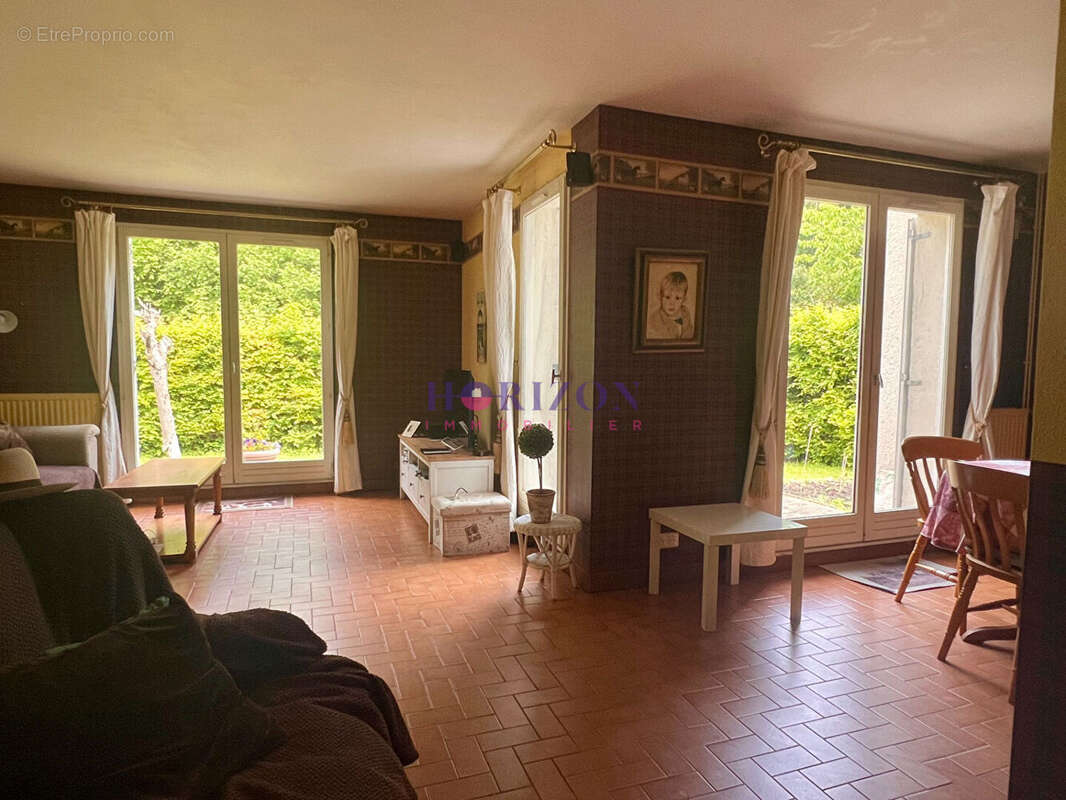 Maison à LA CHAPELLE-EN-SERVAL