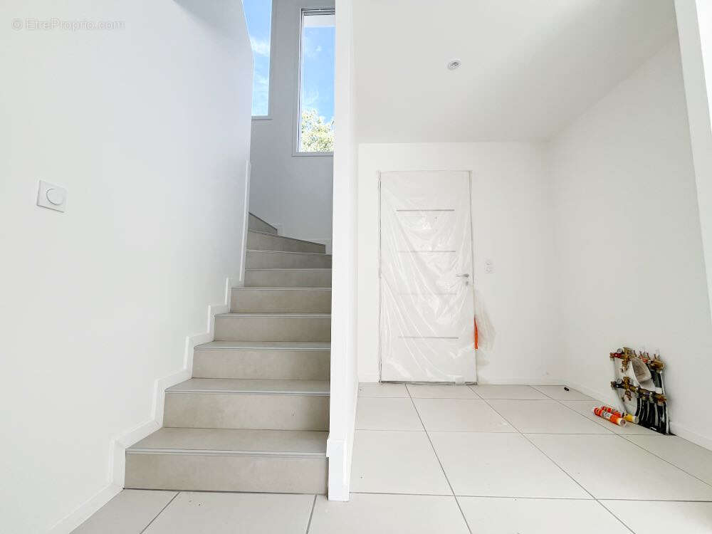 Maison à SAINT-BEAUZIRE