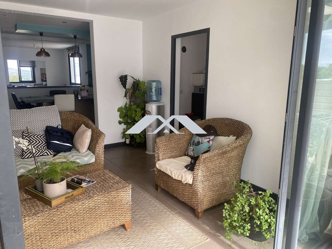 Appartement 275 m² à Saint-Louis  - photo 5