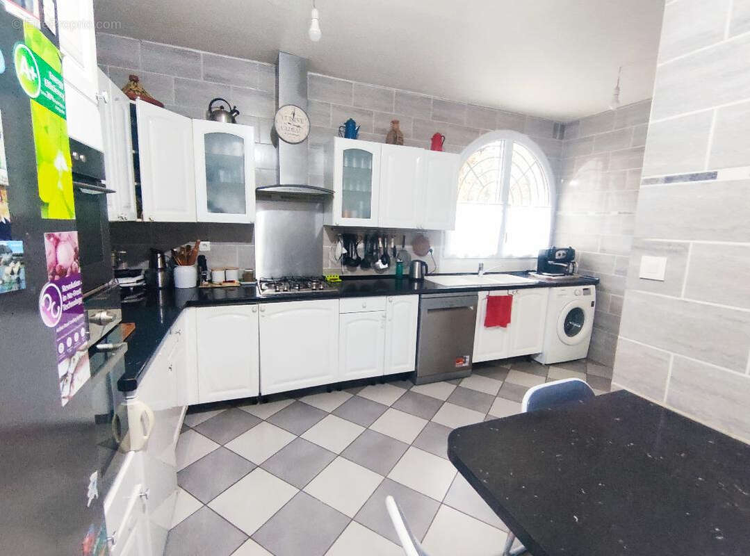 Maison à SARTROUVILLE