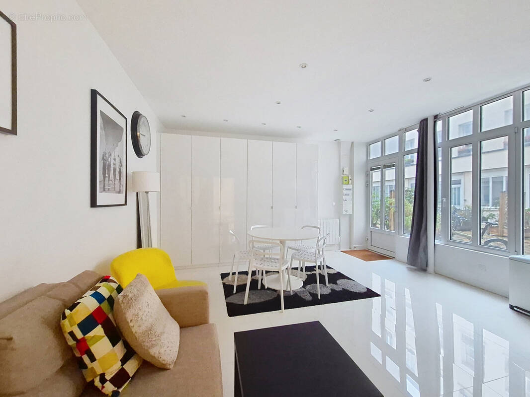 Appartement à PARIS-11E