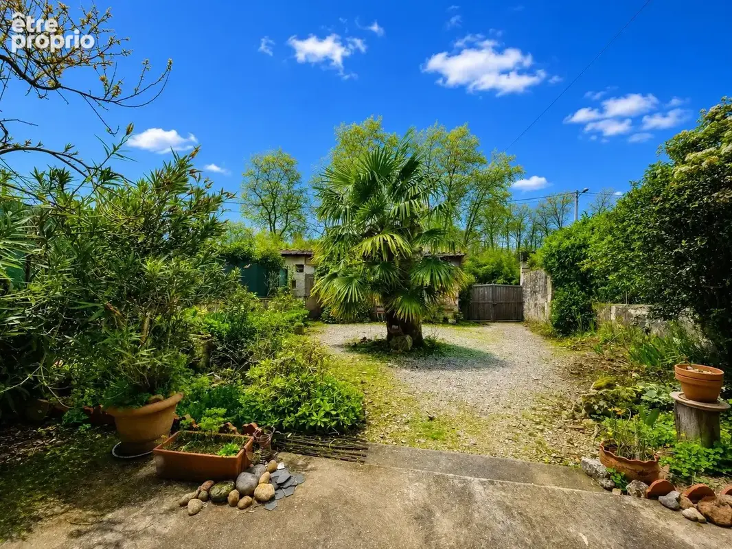 Maison 150 m² à Ruelle-Sur-Touvre  - photo 2