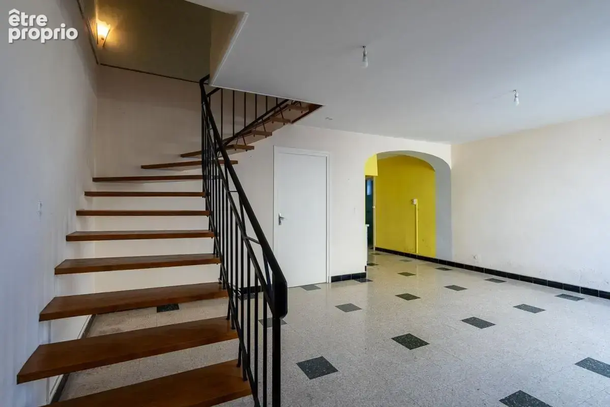Belle maison en pierre au cœur du village de St Amour - photo 5