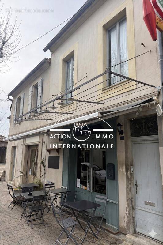 Maison à FONTVIEILLE