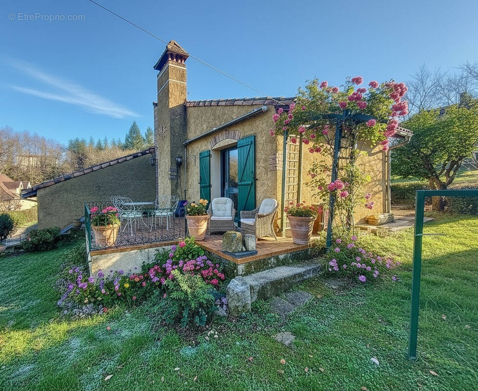 Maison à PUY-L&#039;EVEQUE