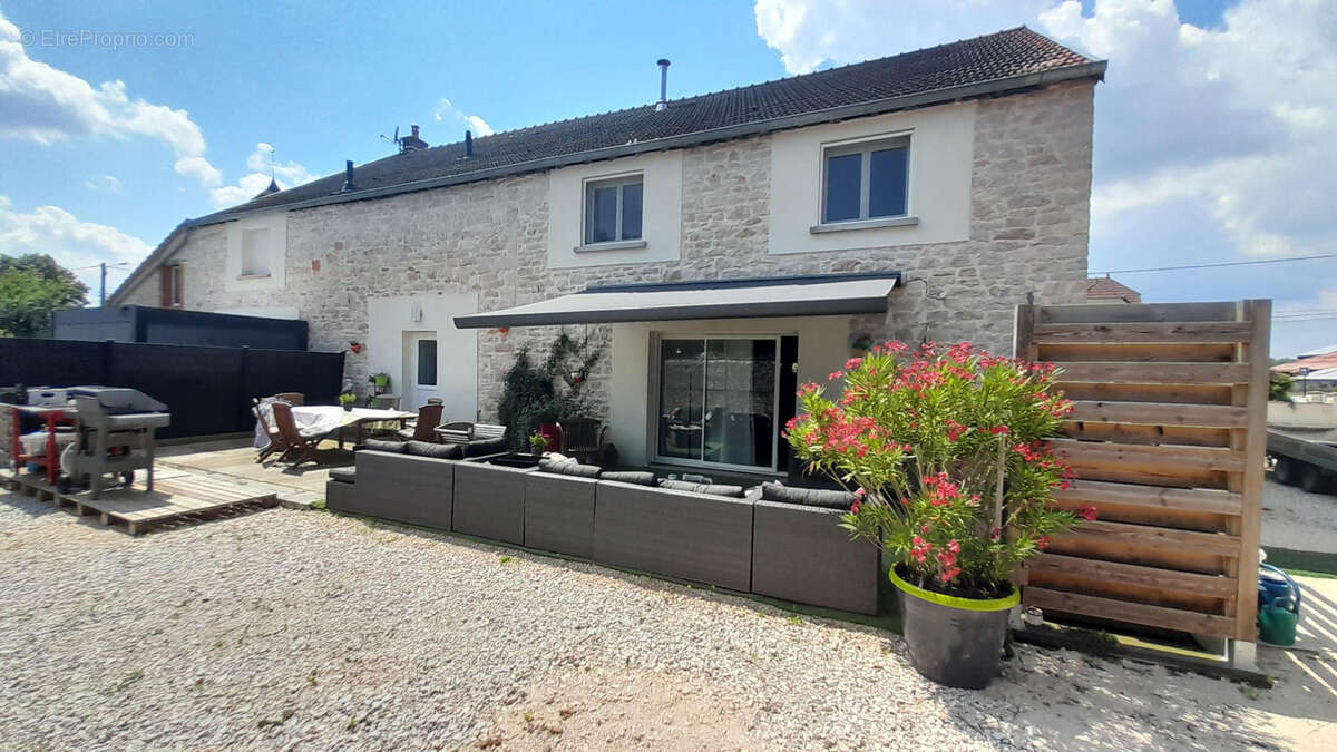 Maison à BILLEY
