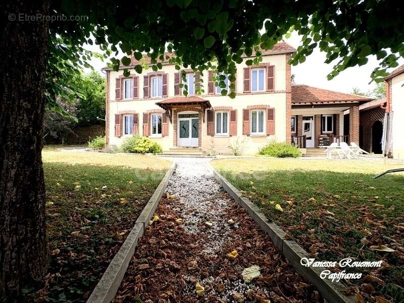 Maison à vendre 7 pièces LA CELLE SAINT CYR (89) - photo 10