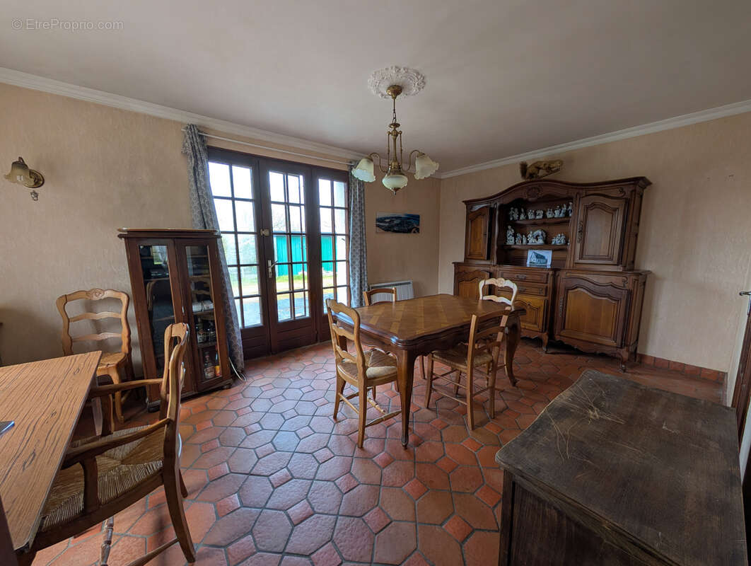 Maison à LANGUENAN