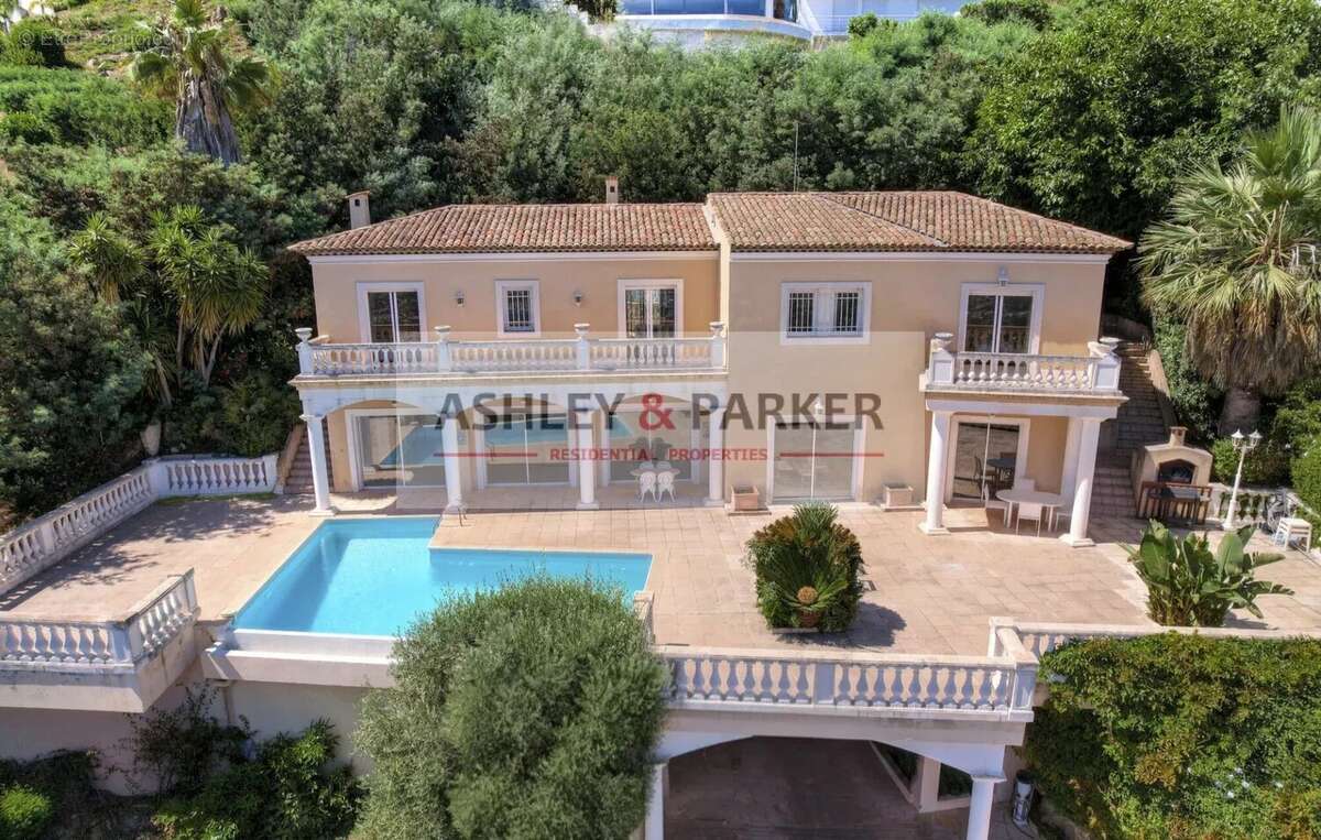 Maison à MANDELIEU-LA-NAPOULE