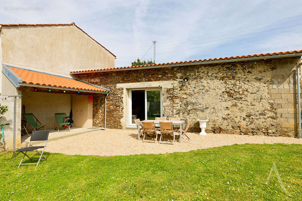 Maison Rocheserviere - photo 12