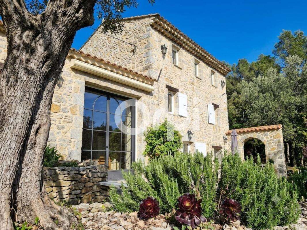 Bastide/mas en pierres authentique renové - calme absolu - terrain / oliviers - photo 8