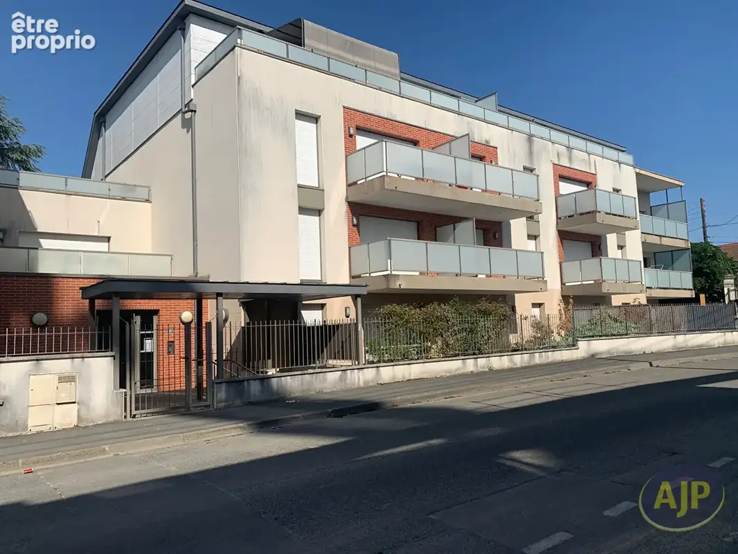 ST SEBASTIEN, T5 105 m² et 2 Garages - photo 11