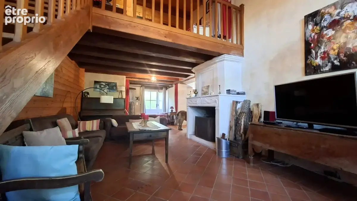Maison 174 m² à Nancras  - photo 7