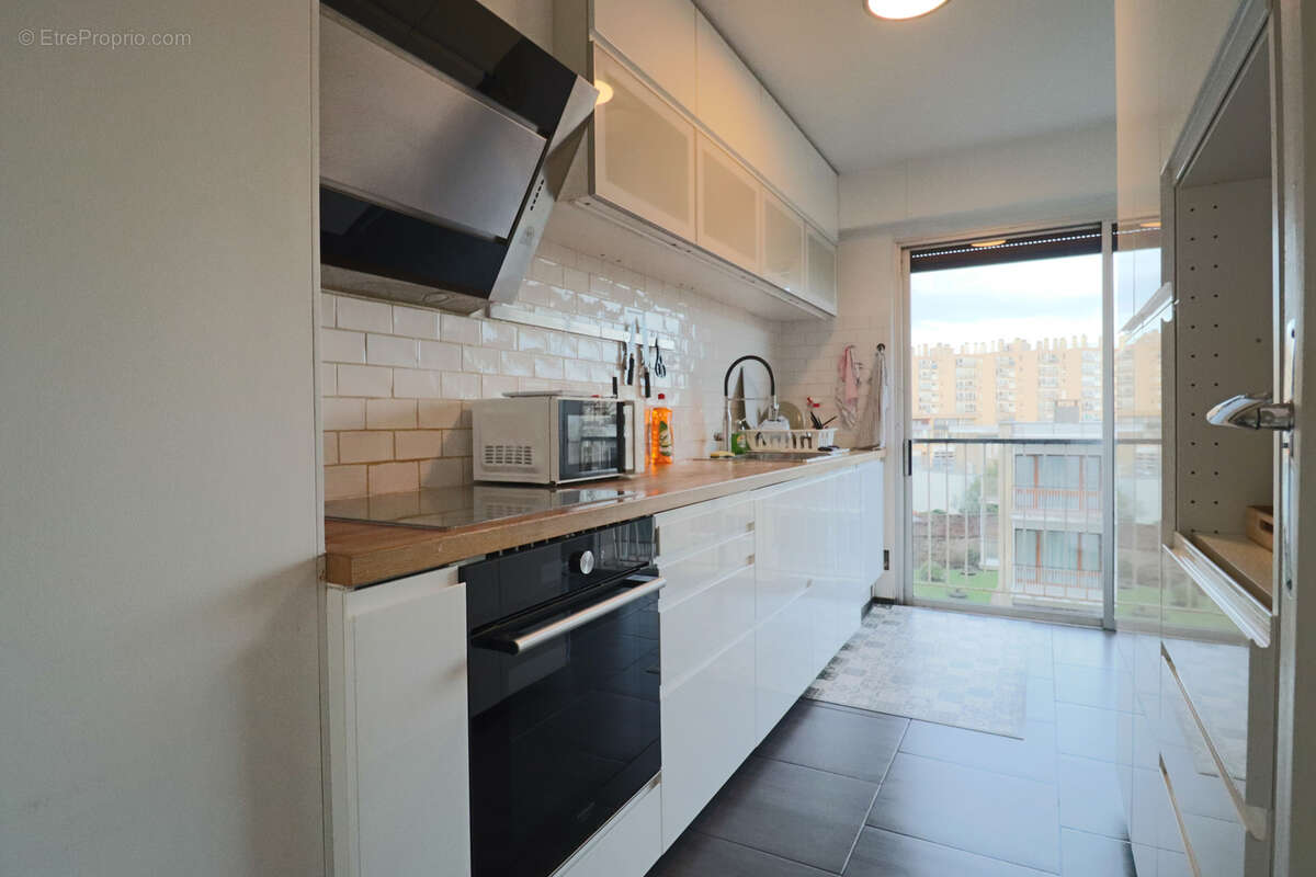 Appartement à LES PAVILLONS-SOUS-BOIS