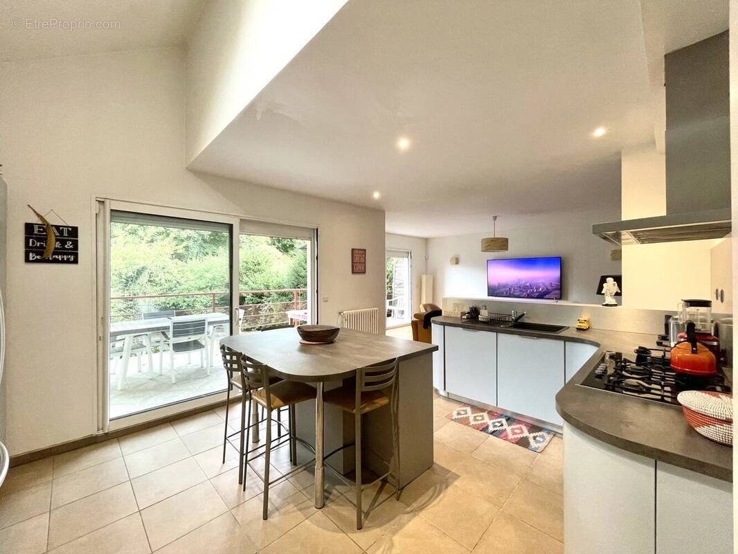 Maison à VERRIERES-LE-BUISSON