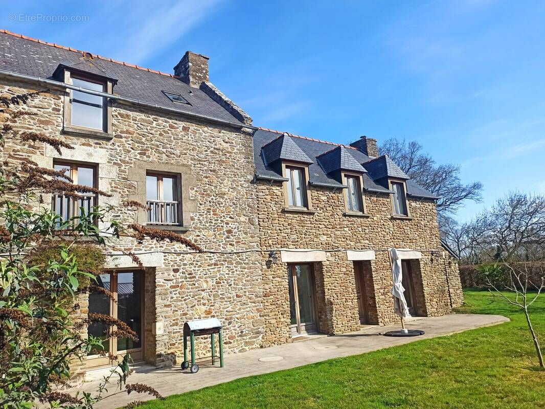 Maison à PLOUER-SUR-RANCE