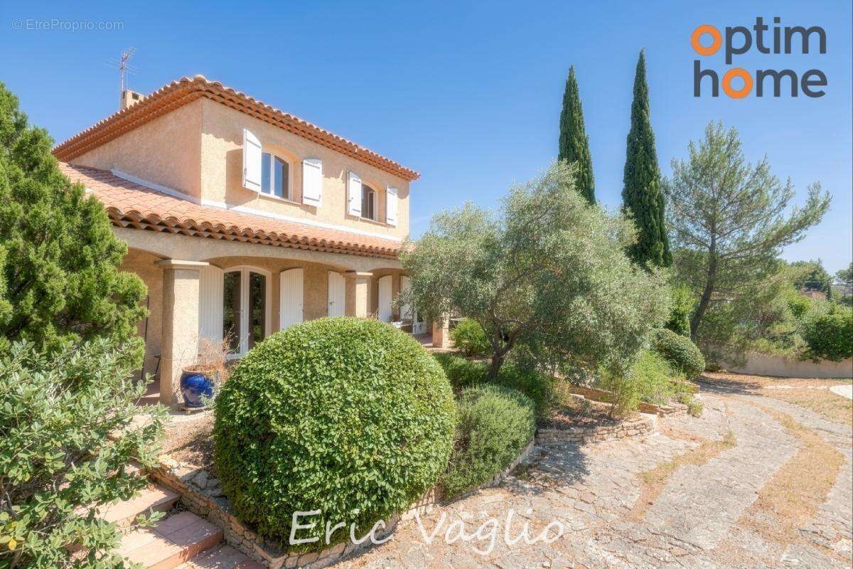 Bouc Bel Air (Aix à 10 mn) - Vente Belle Villa T5 de 269 M2, sur un terrain clos et arboré de 1257 M2 avec piscine, proche IBS,  - photo 3